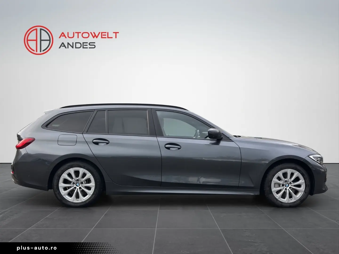 BMW 330 e xDrive  Individual LED Pano ACC AHK