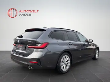 BMW 330 e xDrive  Individual LED Pano ACC AHK