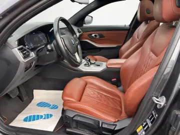 BMW 330 e xDrive  Individual LED Pano ACC AHK