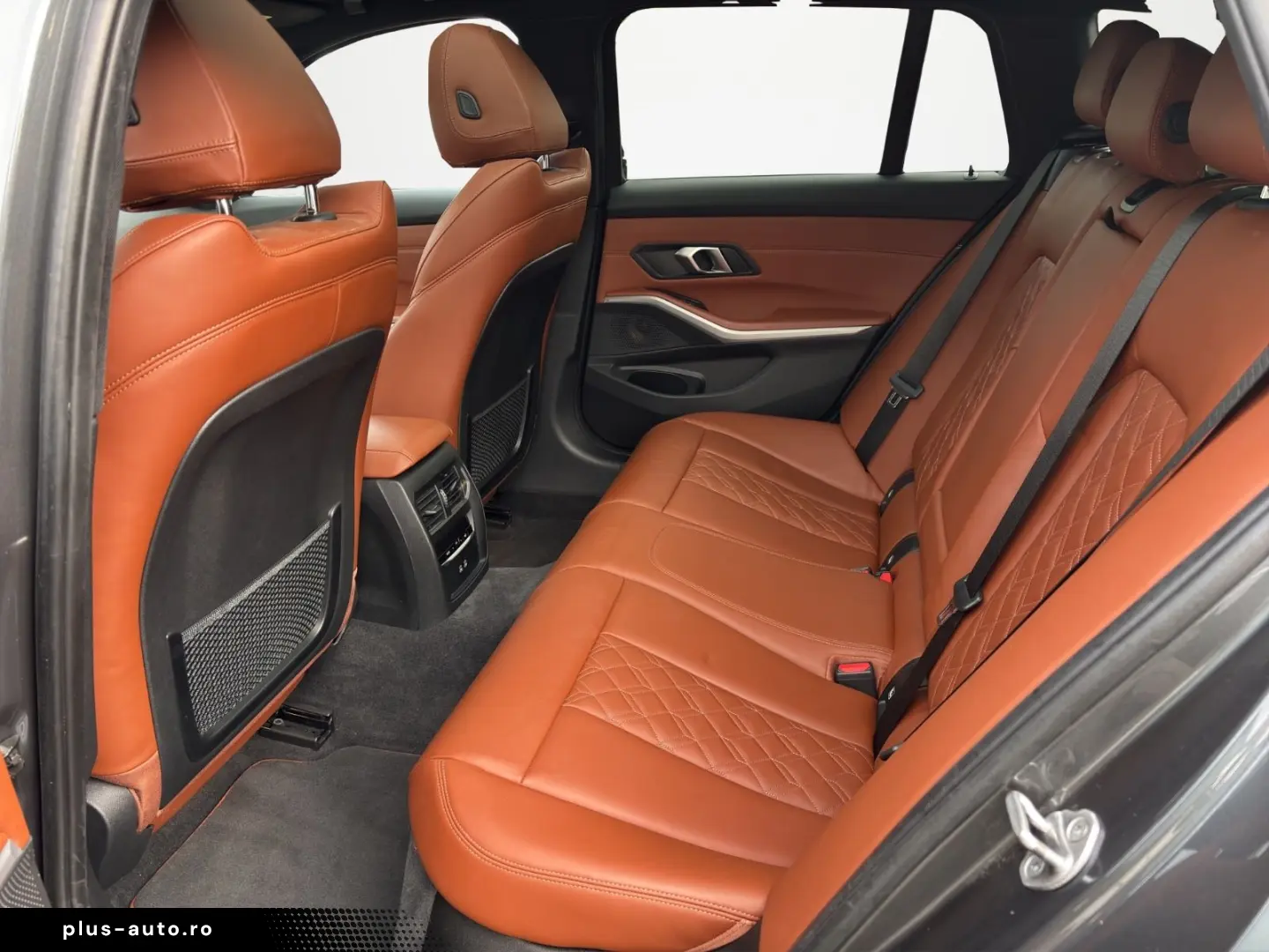 BMW 330 e xDrive  Individual LED Pano ACC AHK