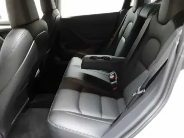 TESLA Model 3 Langstreckenbatt. Allradantrieb