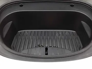 TESLA Model 3 Langstreckenbatt. Allradantrieb