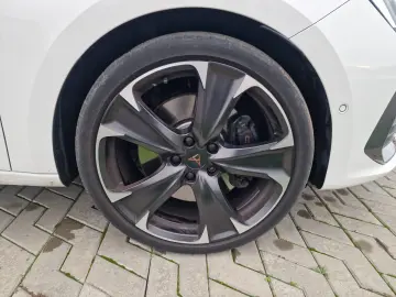 Cupra Leon 1.4 e-Hybrid (180 kW System) VZ