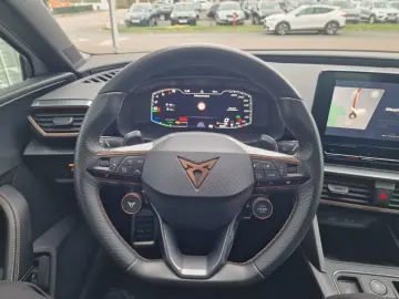 Cupra Leon 1.4 e-Hybrid (180 kW System) VZ