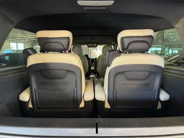 Mercedes-Benz V 300 Petrol Luxury-seats 2025 extra Long