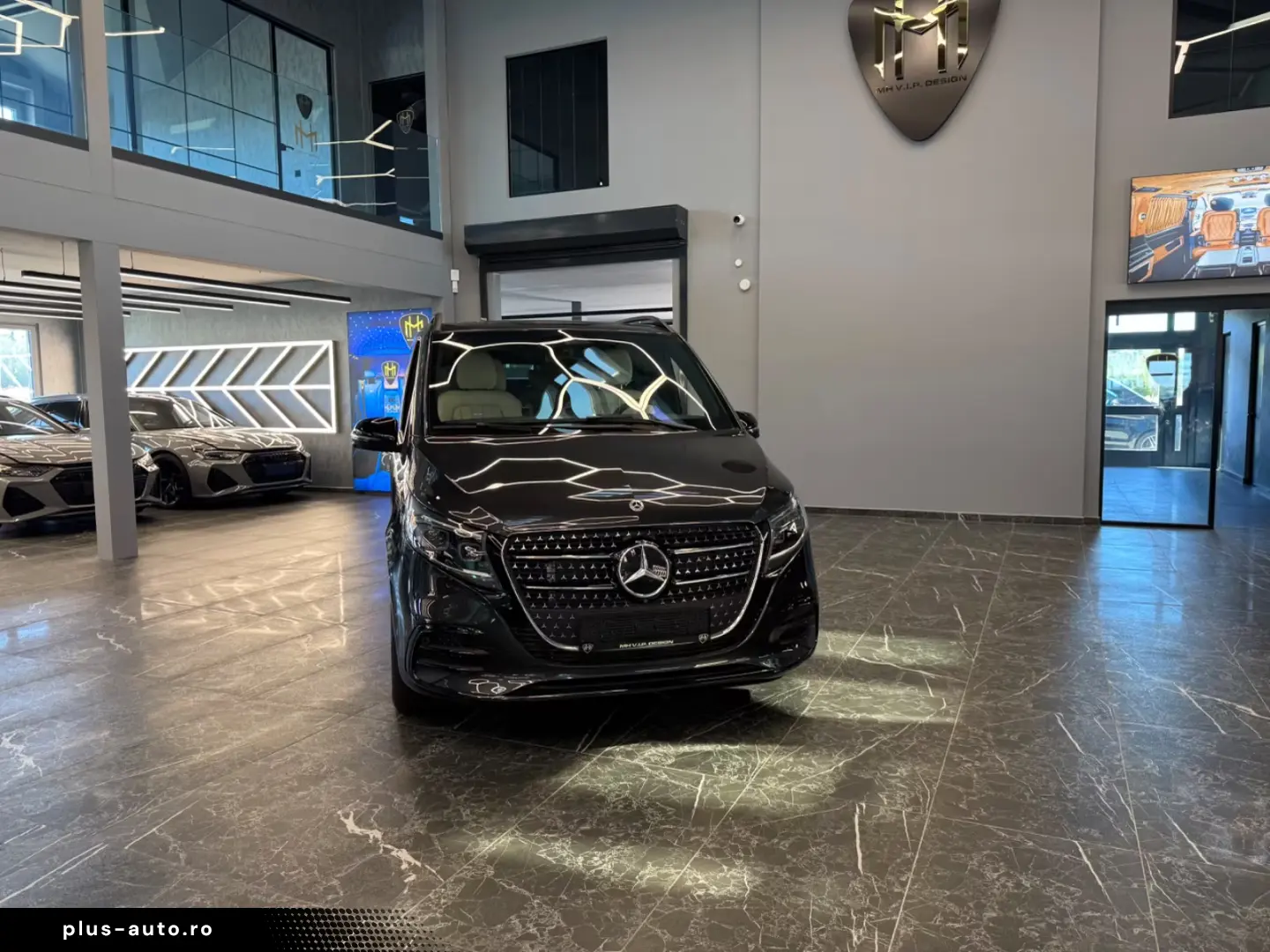 Mercedes-Benz V 300 Petrol Luxury-seats 2025 extra Long