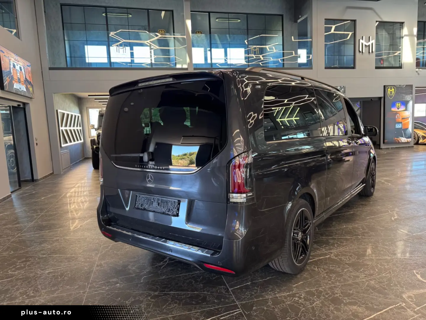 Mercedes-Benz V 300 Petrol Luxury-seats 2025 extra Long