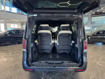 Mercedes-Benz V 300 Petrol Luxury-seats 2025 extra Long