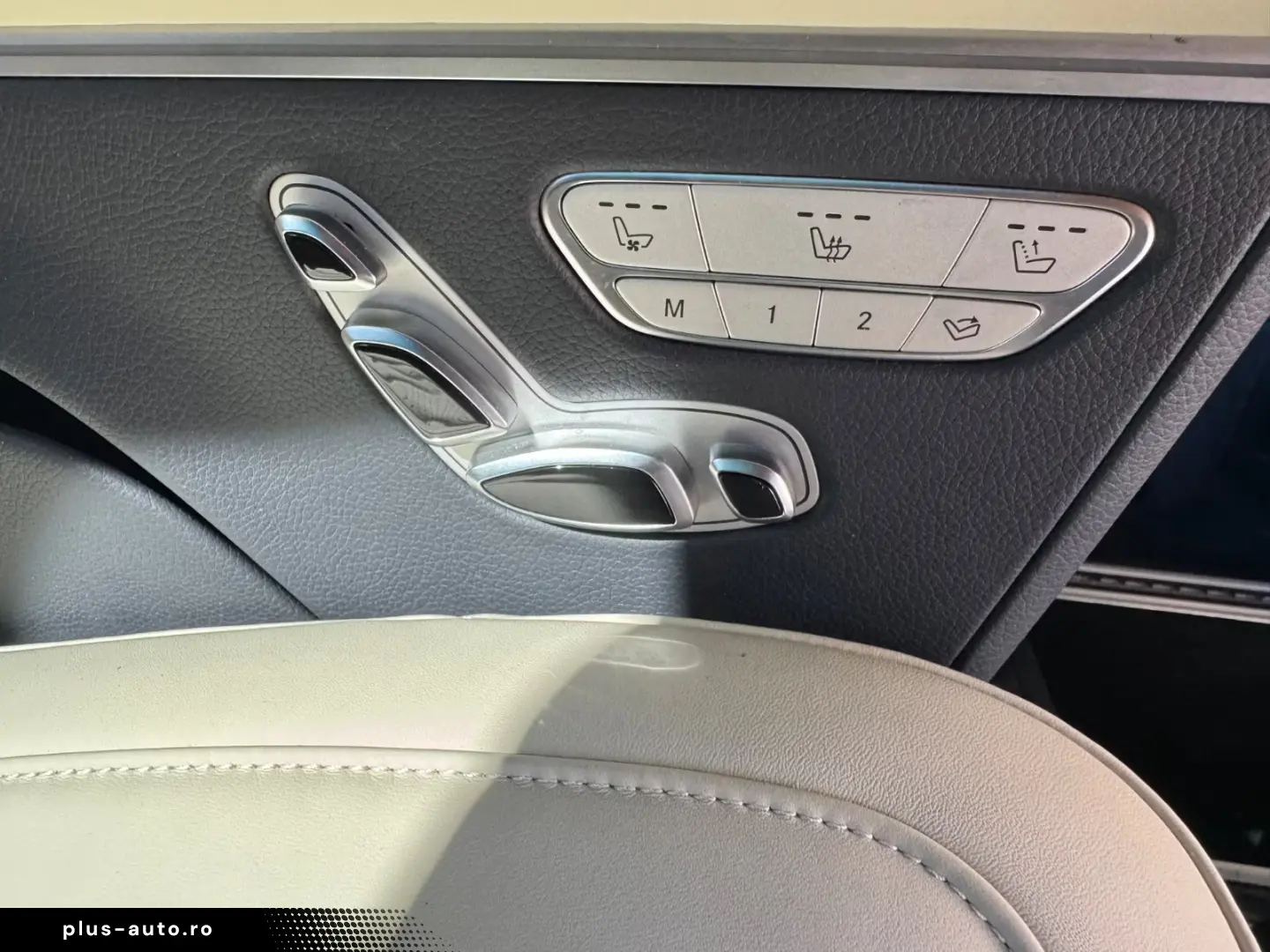 Mercedes-Benz V 300 Petrol Luxury-seats 2025 extra Long