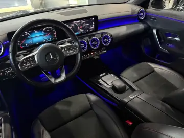 MERCEDES-BENZ CLA 180 Coupe AMG-LINE MBEAM KAMERA KEYLESS