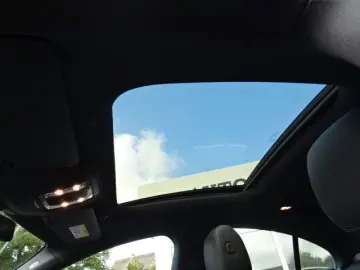 MERCEDES-BENZ CLA 180d T-LEDER NAVI LED AUTOM PANO KAME