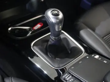 MERCEDES-BENZ CLA 200 COUPE PROGRESSIVE NAVI LED KAMERA