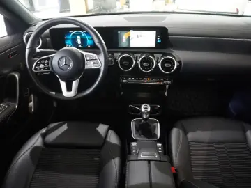 MERCEDES-BENZ CLA 200 COUPE PROGRESSIVE NAVI LED KAMERA