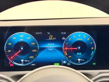 MERCEDES-BENZ CLA 250 e DCT