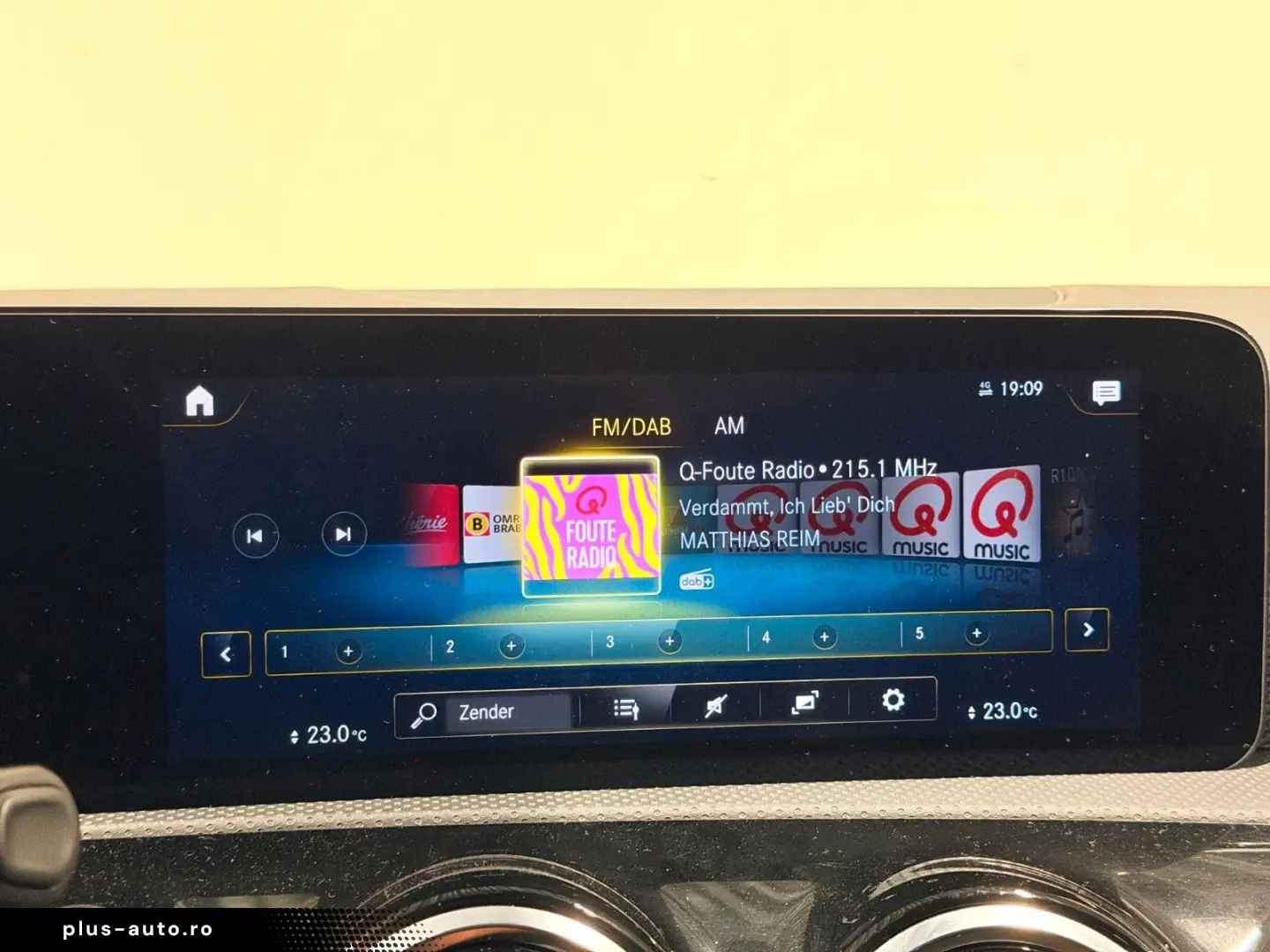 MERCEDES-BENZ CLA 250 e DCT