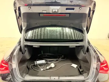 MERCEDES-BENZ CLA 250 e DCT