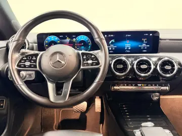 MERCEDES-BENZ CLA 250 e DCT