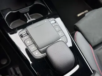 MERCEDES-BENZ CLA 200 7G-DCT AMG-Line  AHK LED CAM NAVI