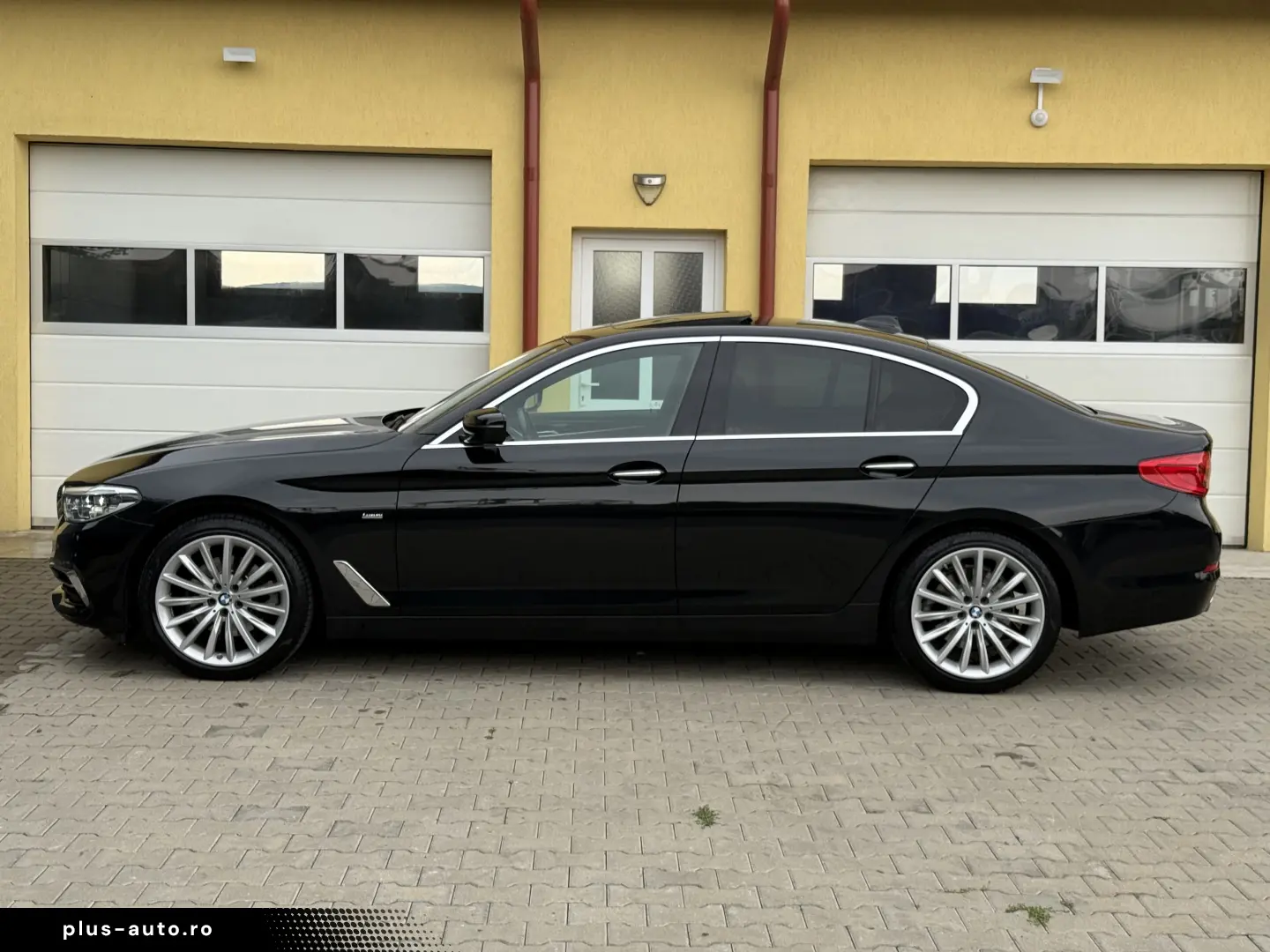 BMW Seria 5 520d xDrive Aut. Luxury Line