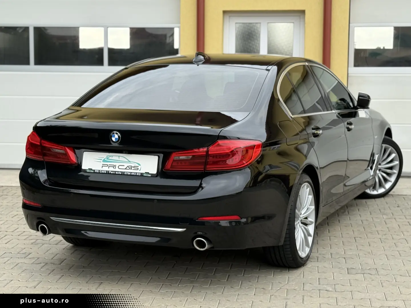 BMW Seria 5 520d xDrive Aut. Luxury Line