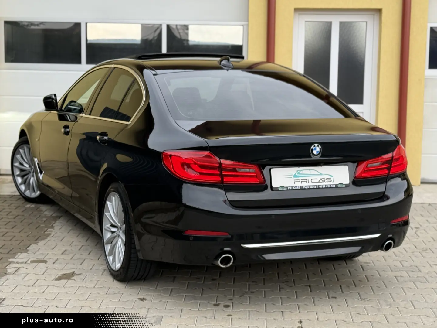 BMW Seria 5 520d xDrive Aut. Luxury Line