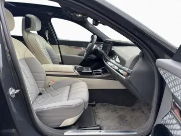 BMW 740d M-Sport-Pro Fond-Enter Executive-Lounge B&W