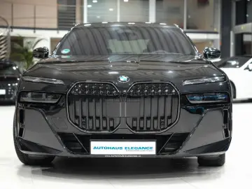 BMW 740 d xD M Sport B W-DIAMOND SKY-LOUNGE FOND-ENT