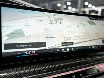 BMW 740 d xD M Sport B W-DIAMOND SKY-LOUNGE FOND-ENT