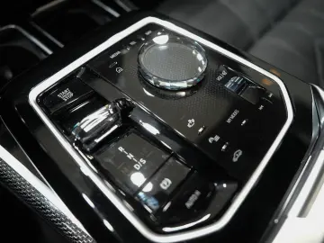 BMW 740 d xD M Sport B W-DIAMOND SKY-LOUNGE FOND-ENT