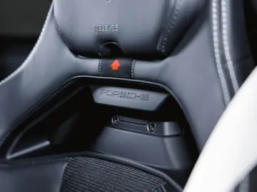 PORSCHE 911 GT3 mit Touring Paket Leichtbau Lift Chrono