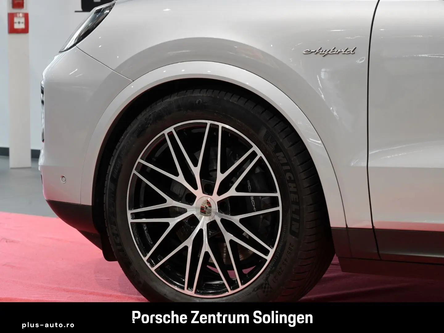 PORSCHE Cayenne E-Hybrid PANO Head-Up AHK INNO