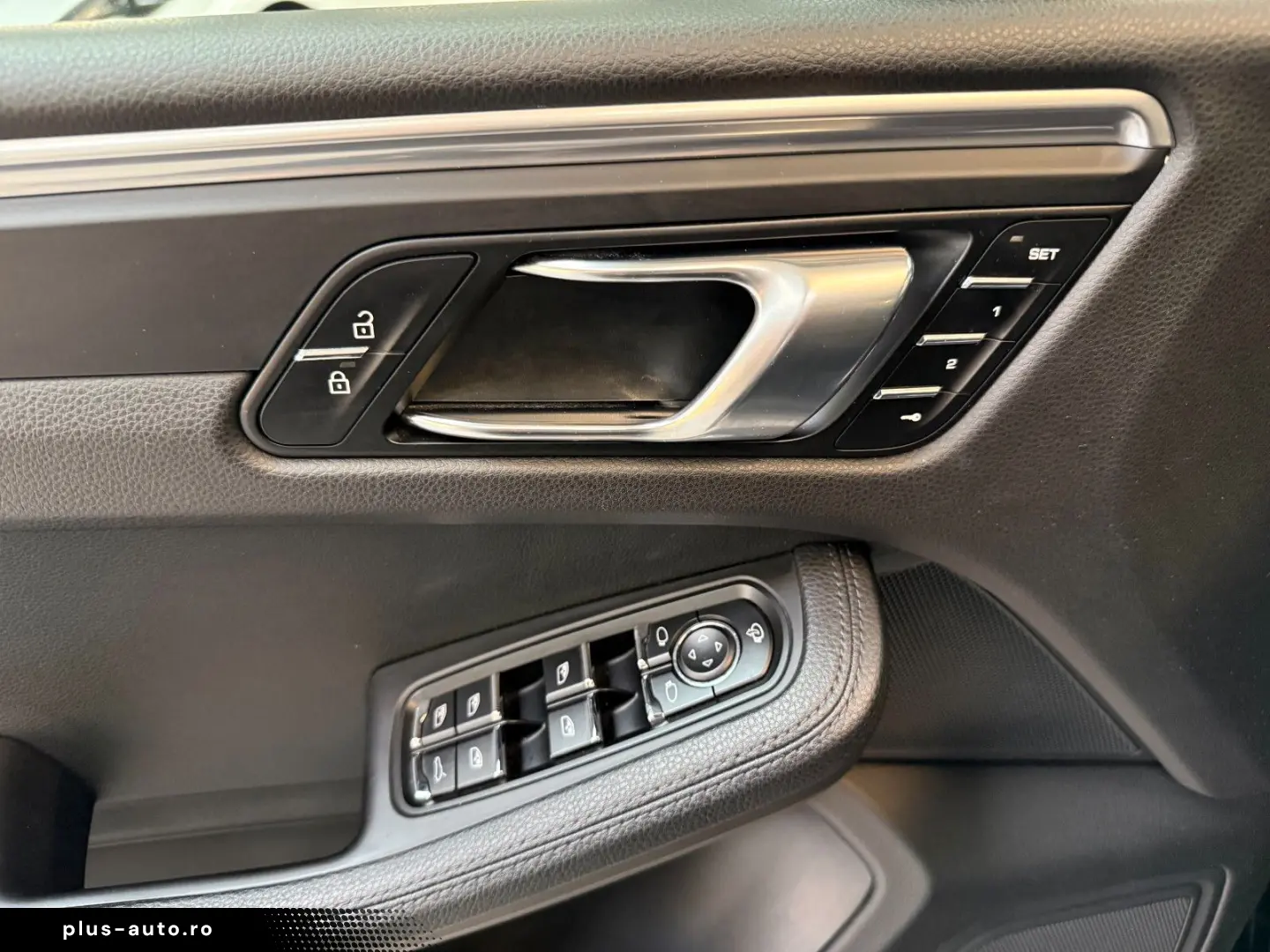 PORSCHE Macan T PANO 21  KAM