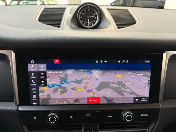 PORSCHE Macan T PANO 21  KAM