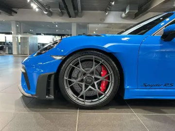 PORSCHE 718 Spyder RS Liftsystem-VA BOSE kam