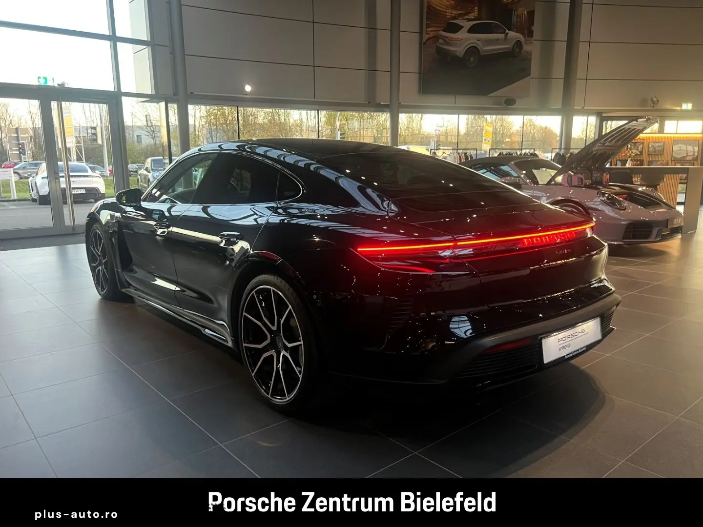 PORSCHE Taycan Turbo HA-Lenkung InnoDrive Sitzbelüftung