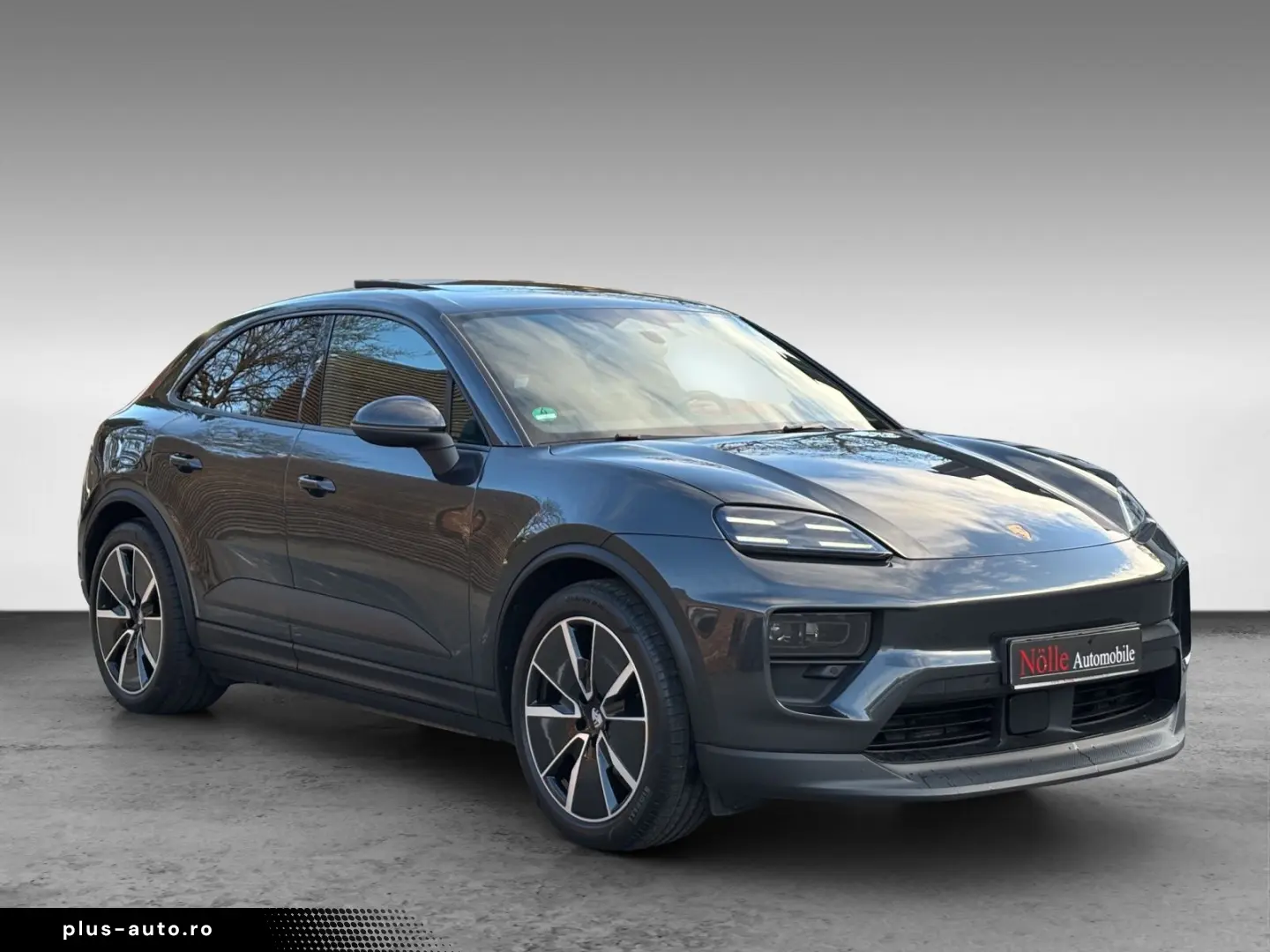 PORSCHE Macan Electric 4 Chrono Pano Sportsitz