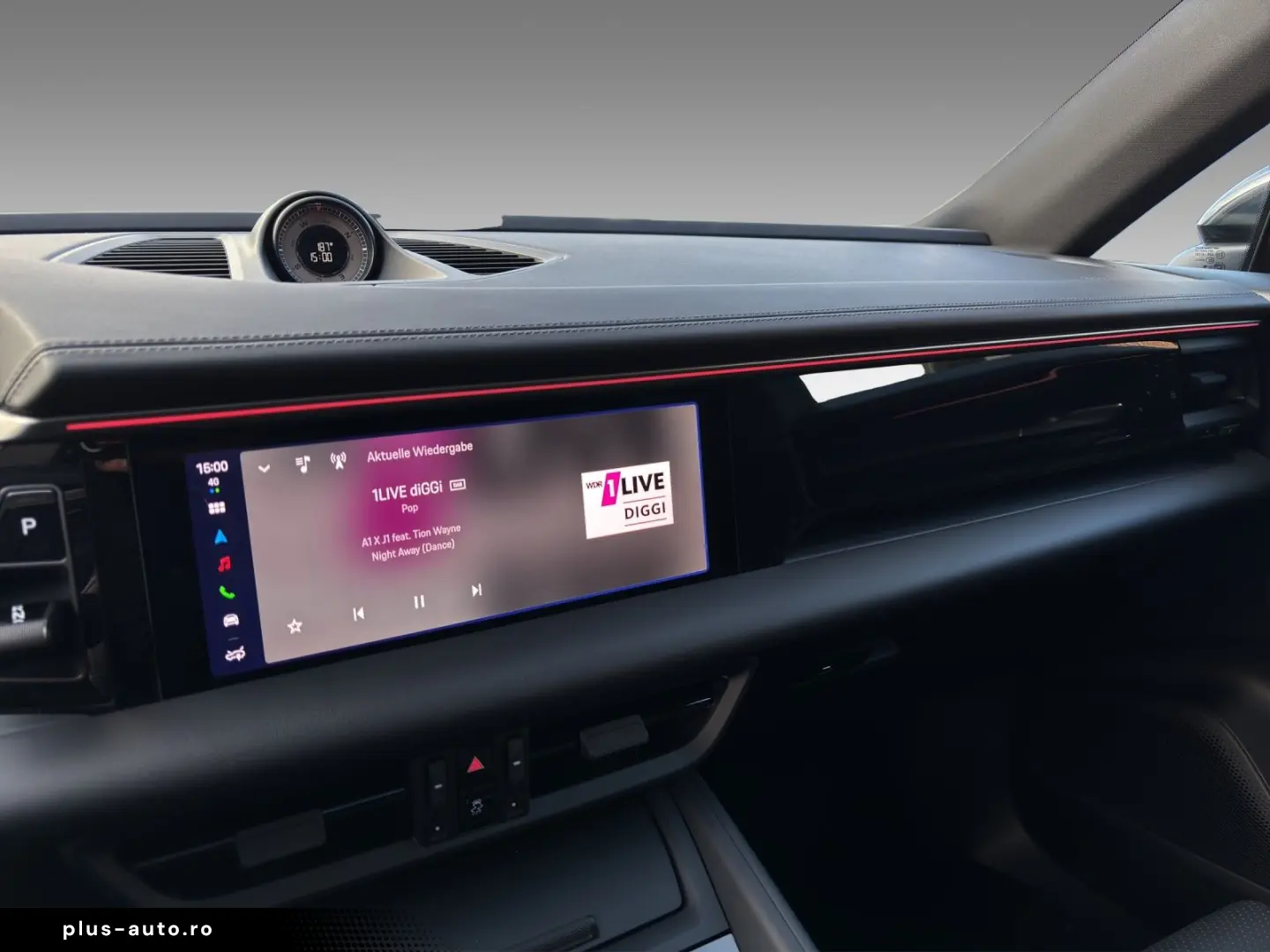 PORSCHE Macan Electric 4 Chrono Pano Sportsitz