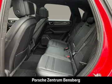 PORSCHE Cayenne GTS