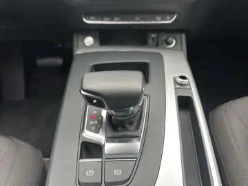 AUDI Q5 40 TFSI quattro S-tronic Smartphone Interface
