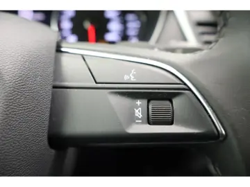 AUDI Q5 40 TDI quattro S tronic GRA LED PDC