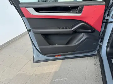 Porsche Cayenne S Hyb Coupe Facelift gr-rot AHK