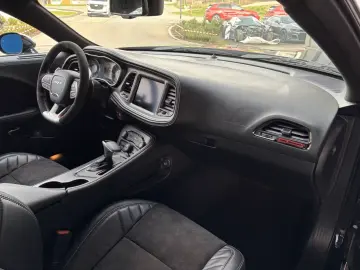 Dodge Challenger Hellcat Widebody 6.2  V8 727 CP. Nou