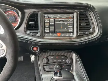 Dodge Challenger Hellcat Widebody 6.2  V8 727 CP. Nou