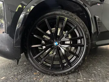 BMW X530d M-SPORT LASER PANO ICONIC KEYLESS HUD 360