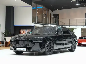 BMW 740 d xD M Sport B W-DIAMOND SKY-LOUNGE FOND-ENT