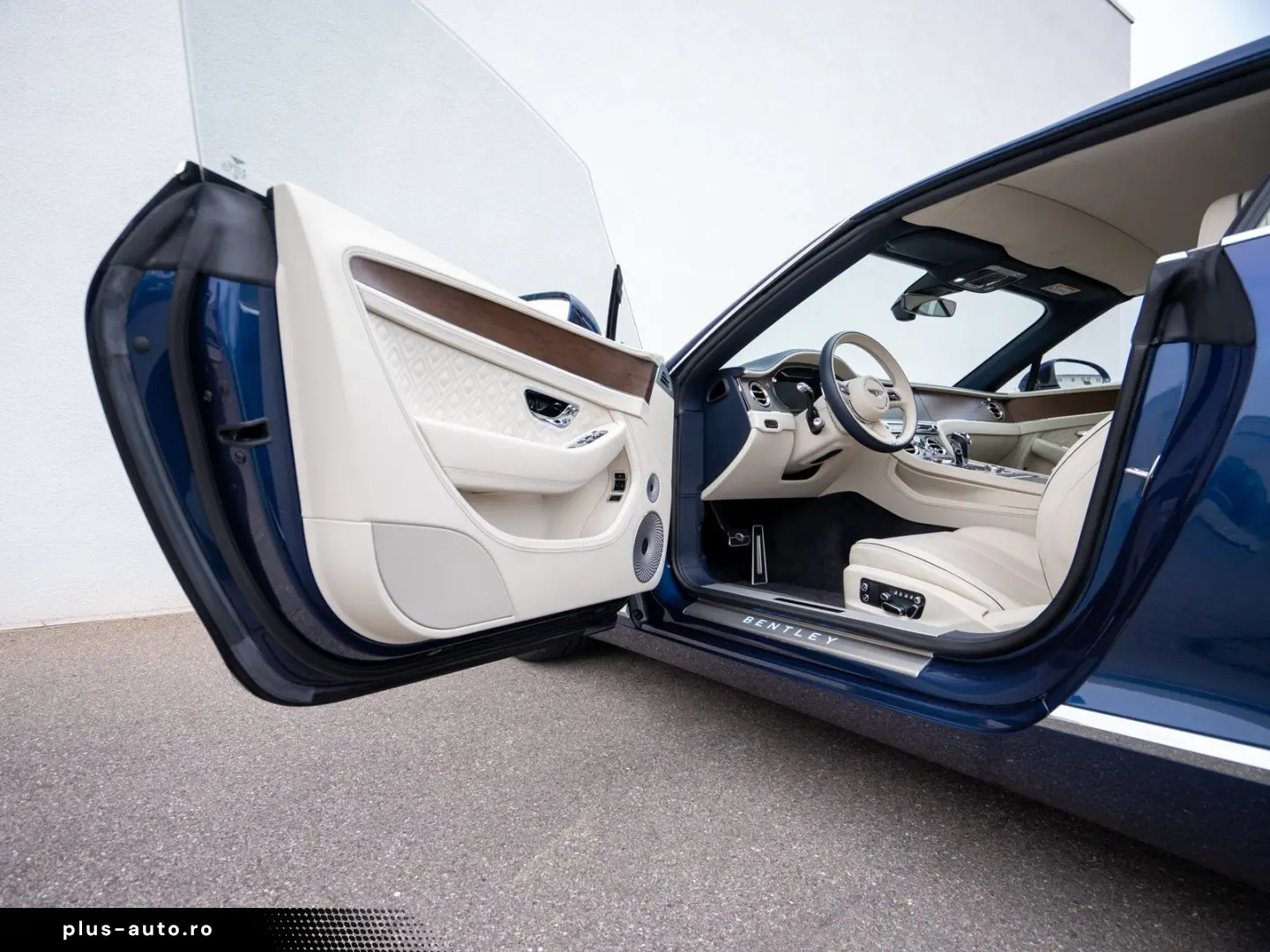 BENTLEY Continental GTC V8  B&O  Akrapovic