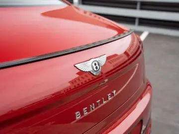 BENTLEY Flying Spur V8 Mulliner Paket