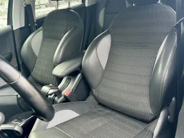 Peugeot 2008   cutie automata  92.000 km  garantie  rate