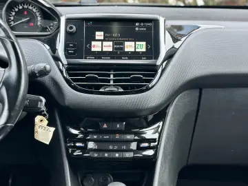 Peugeot 2008   cutie automata  92.000 km  garantie  rate