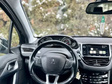 Peugeot 2008   cutie automata  92.000 km  garantie  rate